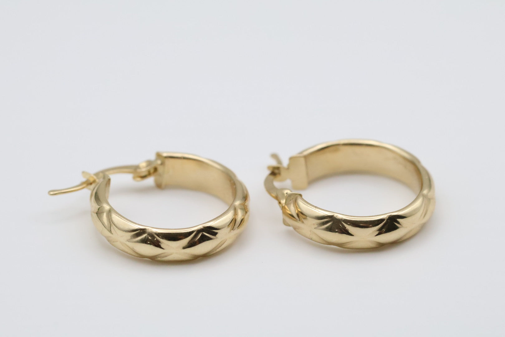 Hoops Hoops 14kt Size 21mm Weight 2.4g