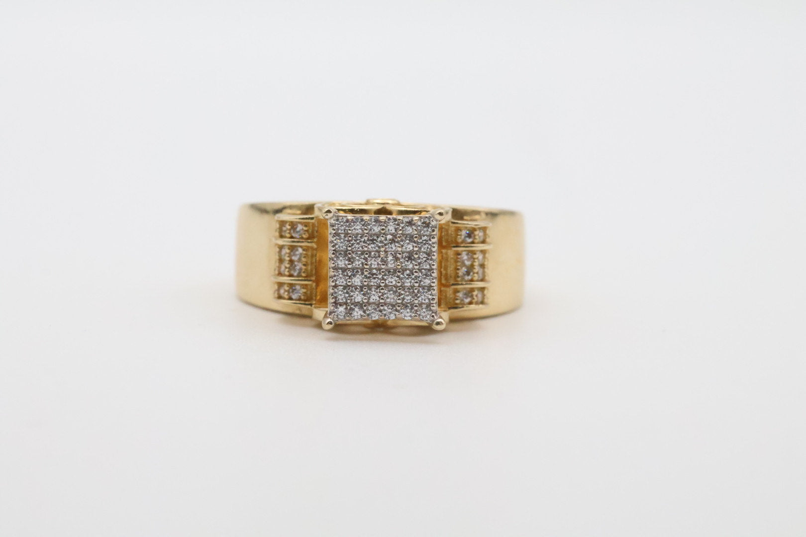 Engagement Rings 14kt zirconia Weight 6.5g