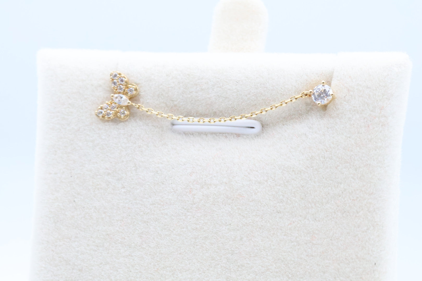Aretes Mariposa Con Cadenita 14kt zirconia