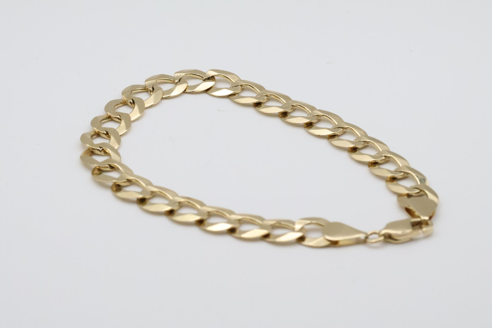 Manillas Italiana 14kt Size 6mm Weight 6.7g