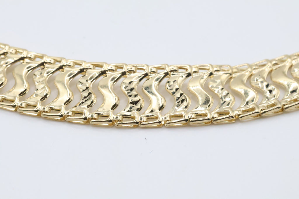 Manillas 14kt Size 10.5mm x 7" Weight 8.13g