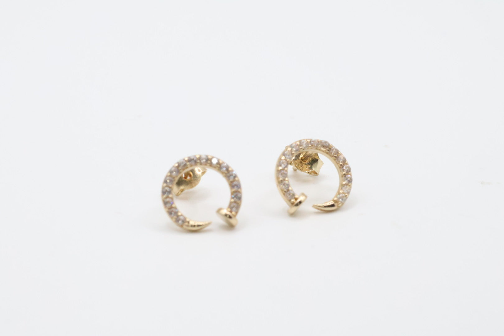 Aretes 14kt zirconia Size 11mm Weight 1.45g