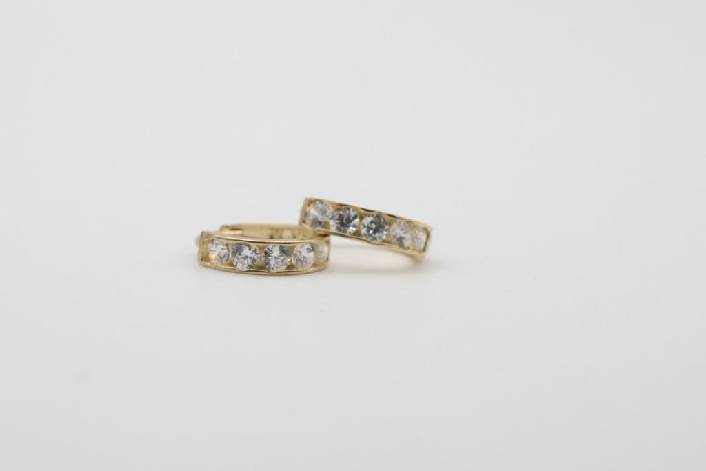 14kt zirconia hoops Size 11mm Weight 1.15g