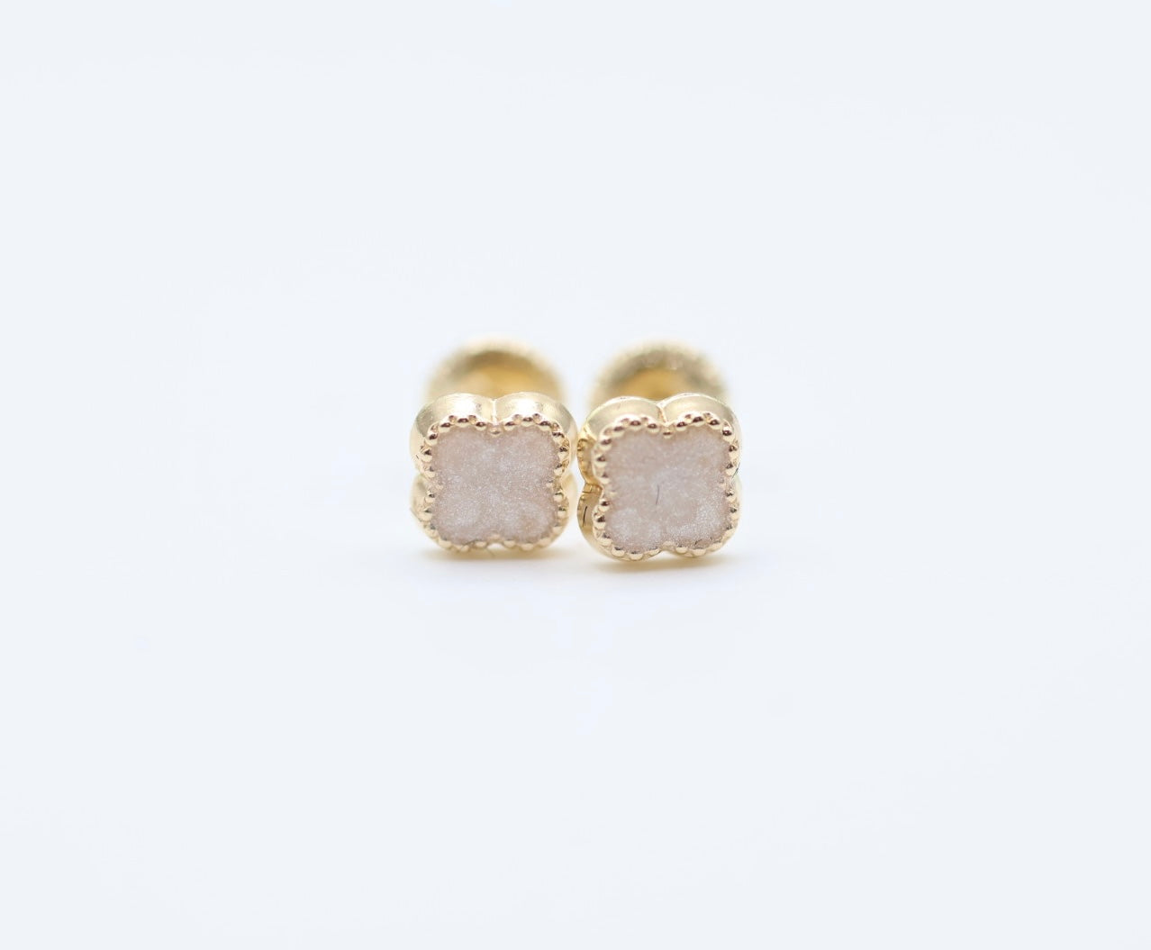 Aretes Flor Rosada 14kt Size 5mm