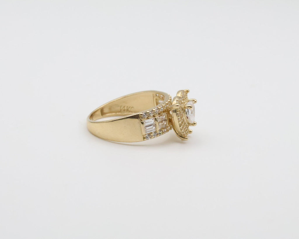 Anillo de Mujer Corazon 14kt zirconia Weight 3.8g