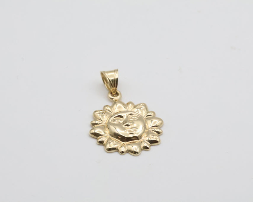 Dijes Sol 14kt Weight 1.8g