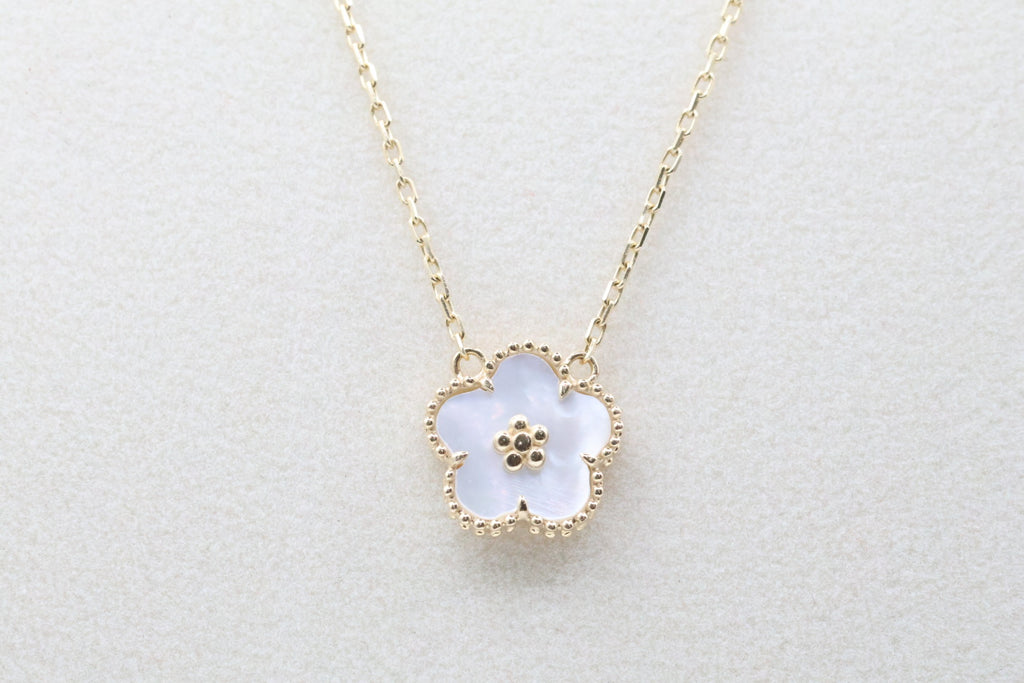 Cadena 14kt Size 13.7mm flor 18" Weight 4g