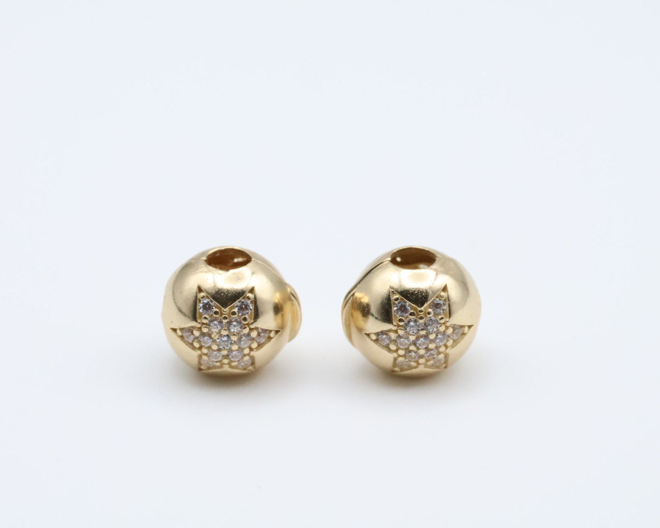 Dijes 14kt zirconia Weight 2.7g