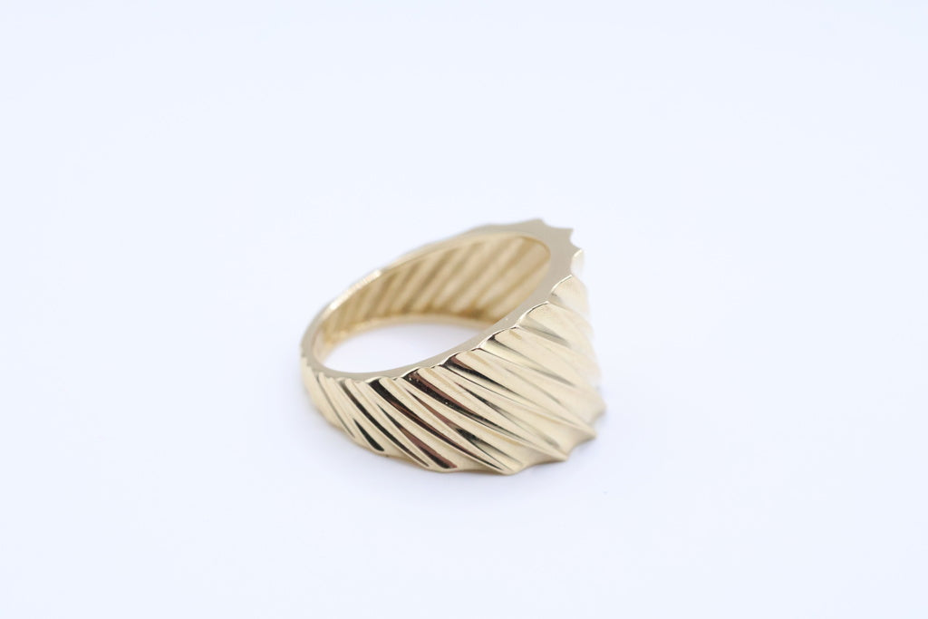 Anillo de Mujer 10Kt Weight 1.77g