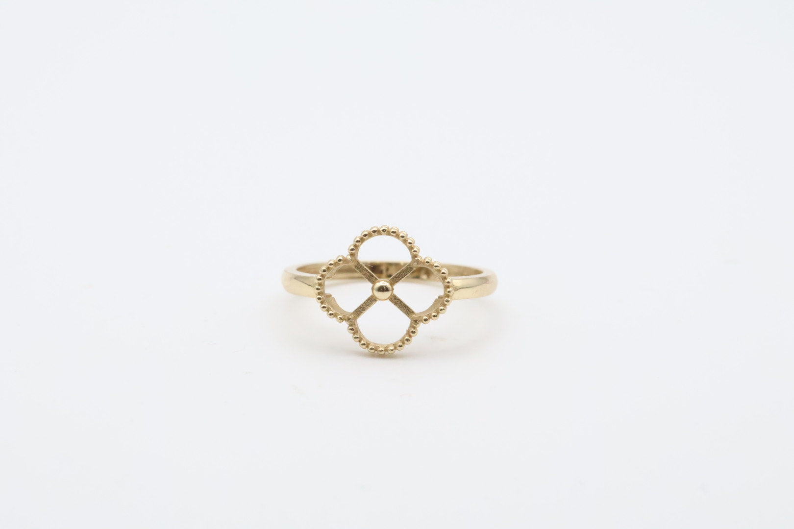 Women's Flower Ring 14kt Weight 1.38g