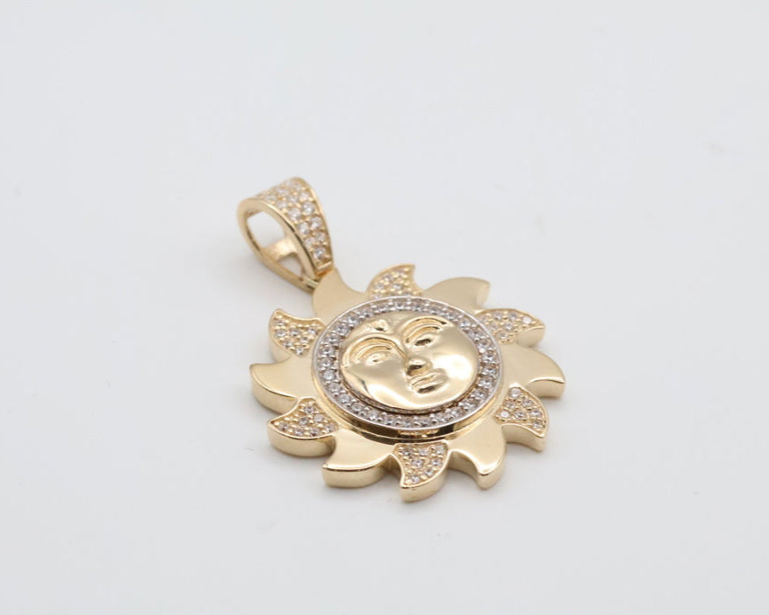 Dijes Sol 14kt zirconia Weight 5.1g