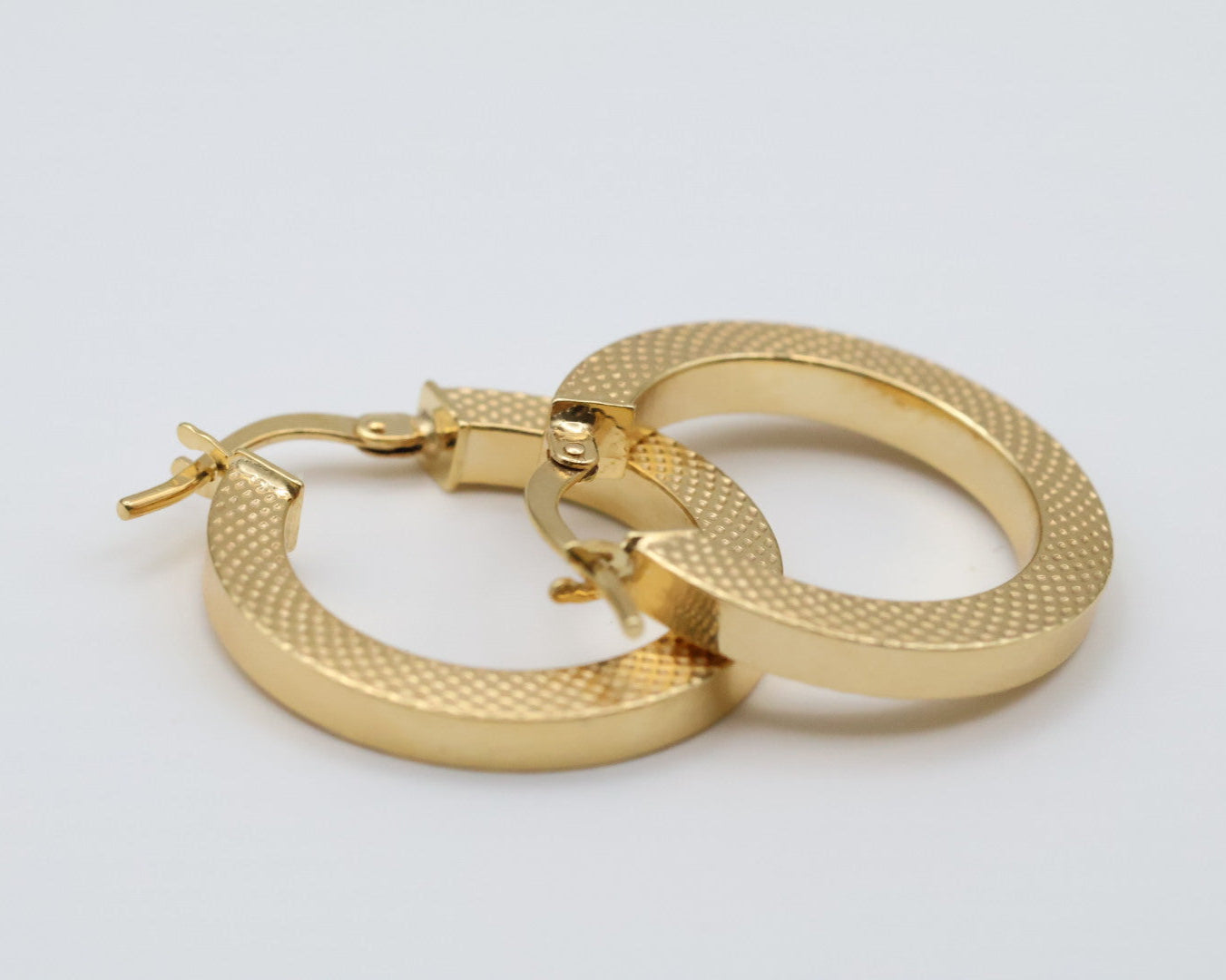 Argollas 14kt Size 23mm x 3mm Weight 2.0g