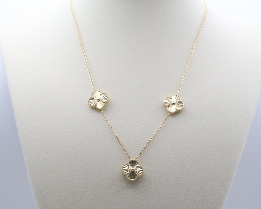 Cadena 3 Flores 14kt Size 18" Weight 9.3g