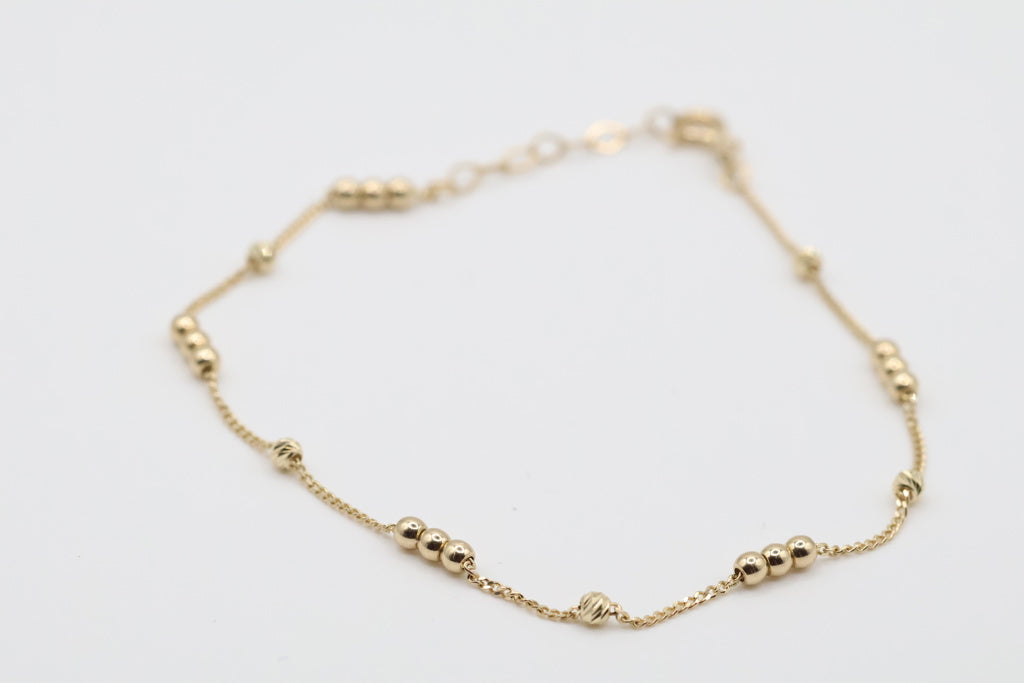 Manillas 14kt Weight 1.76g