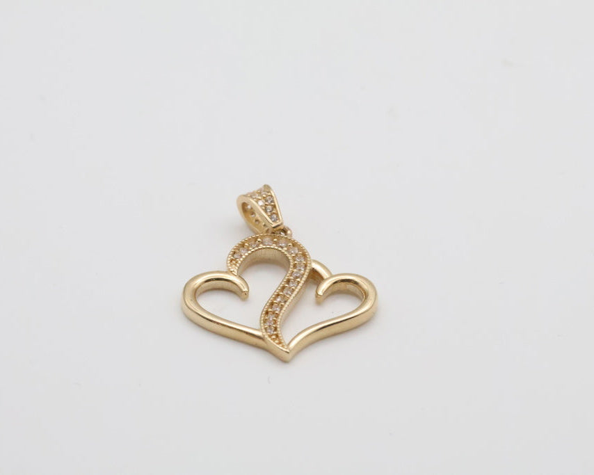 Dijes Corazon 14kt zirconia Weight 2.5g