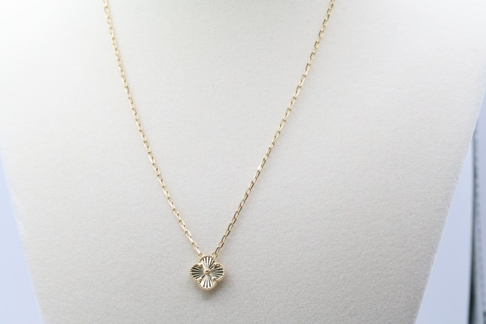 Cadena 1 flor 14kt Size 18" Weight 4.58g