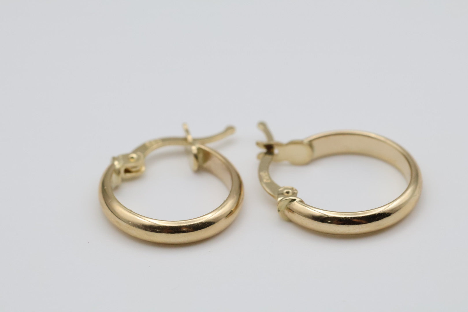 Hoops Hoops 14kt Size 17mm Weight 1.6g