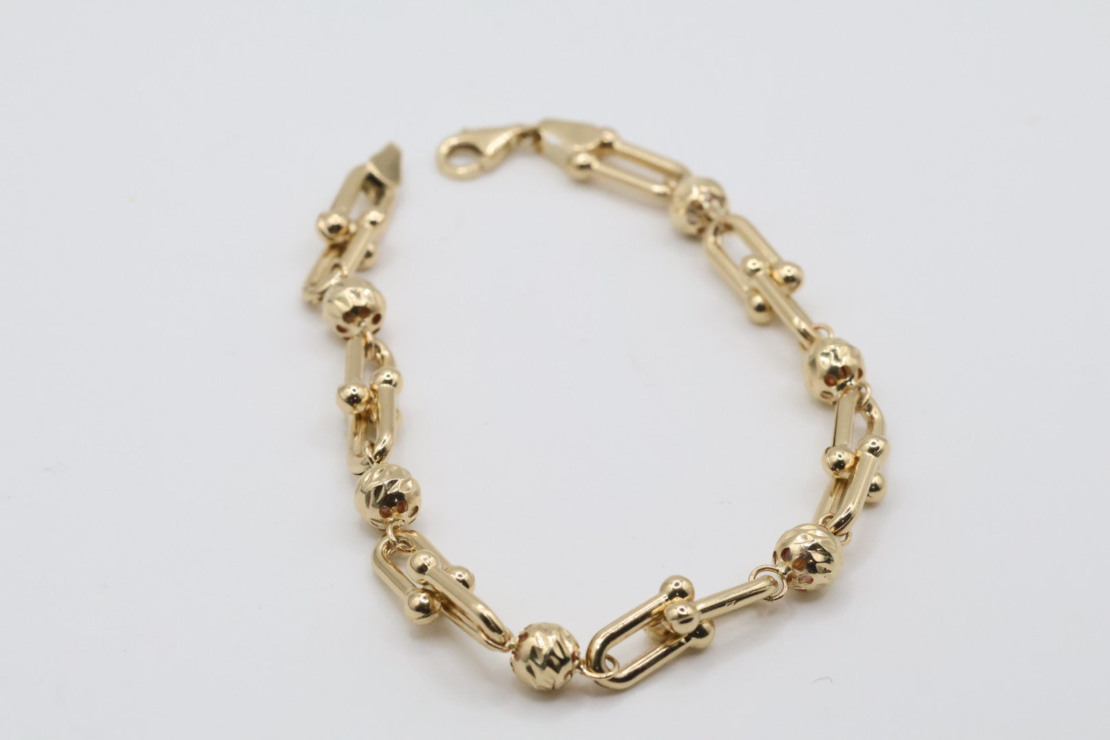 Manillas 14kt Weight 7.42g