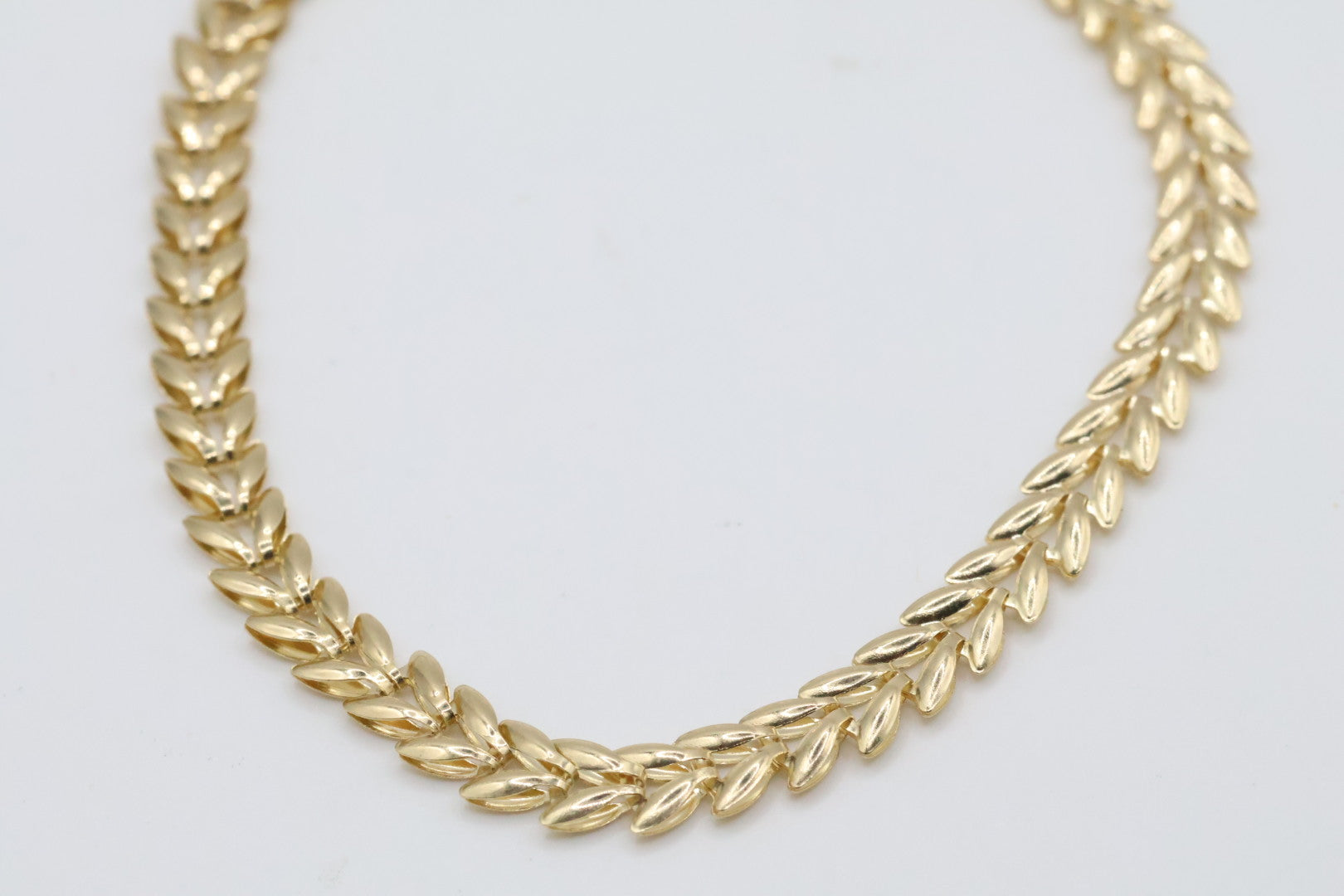 Manillas 14kt Weight 4.65g