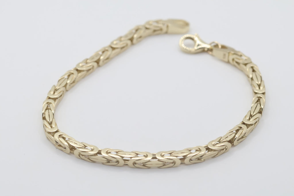 Manillas 10Kt Weight 6.70g
