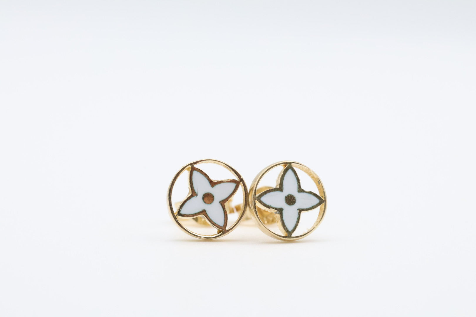 Aretes Flores 14kt Blanco Size 7.4mm