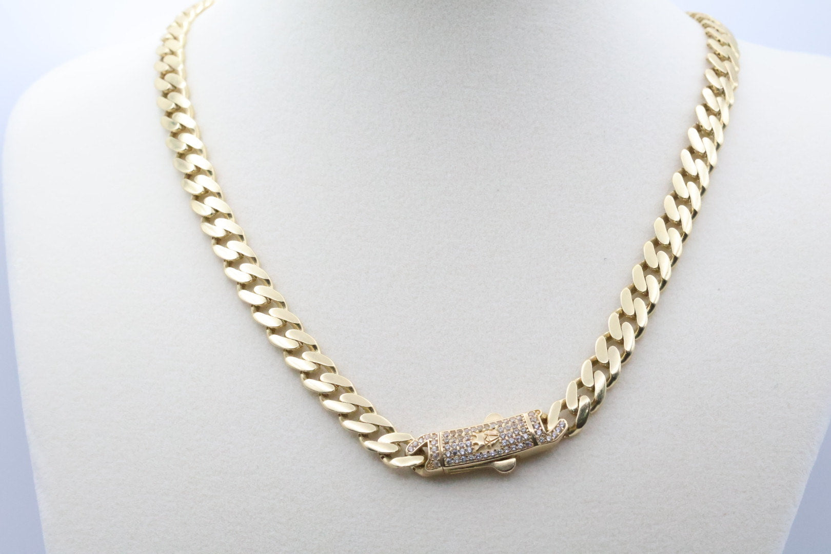 Cadena Monaco 14kt Size 7mm 16" Weight 21.2g