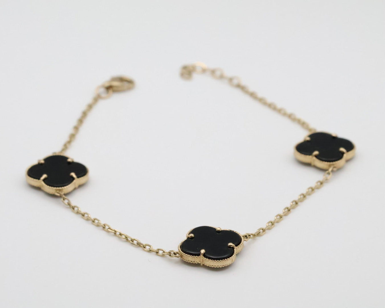 Manillas Flores Negras 14kt Weight 3.6g