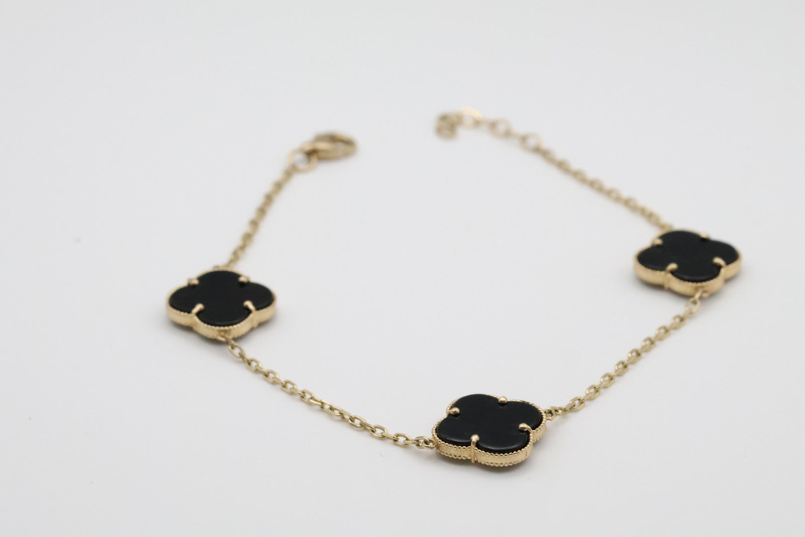 Black Flower Bracelets 14kt Weight 3.6g