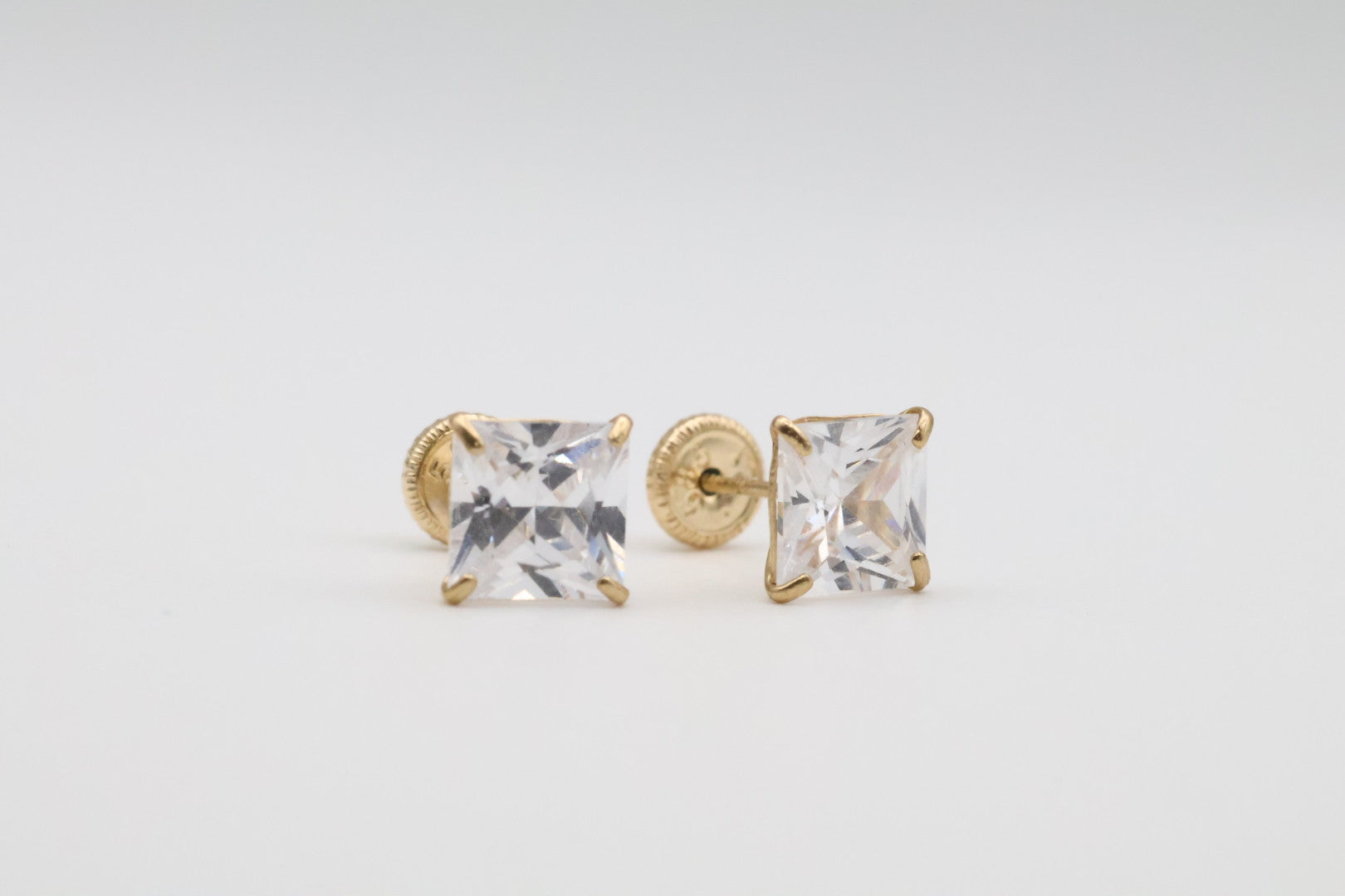 Aretes 14kt 1 zirconia Size 6.3mm