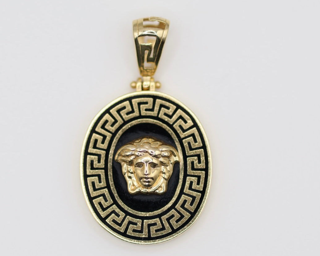 Dijes 14kt Oro y Negro Weight 3.7g