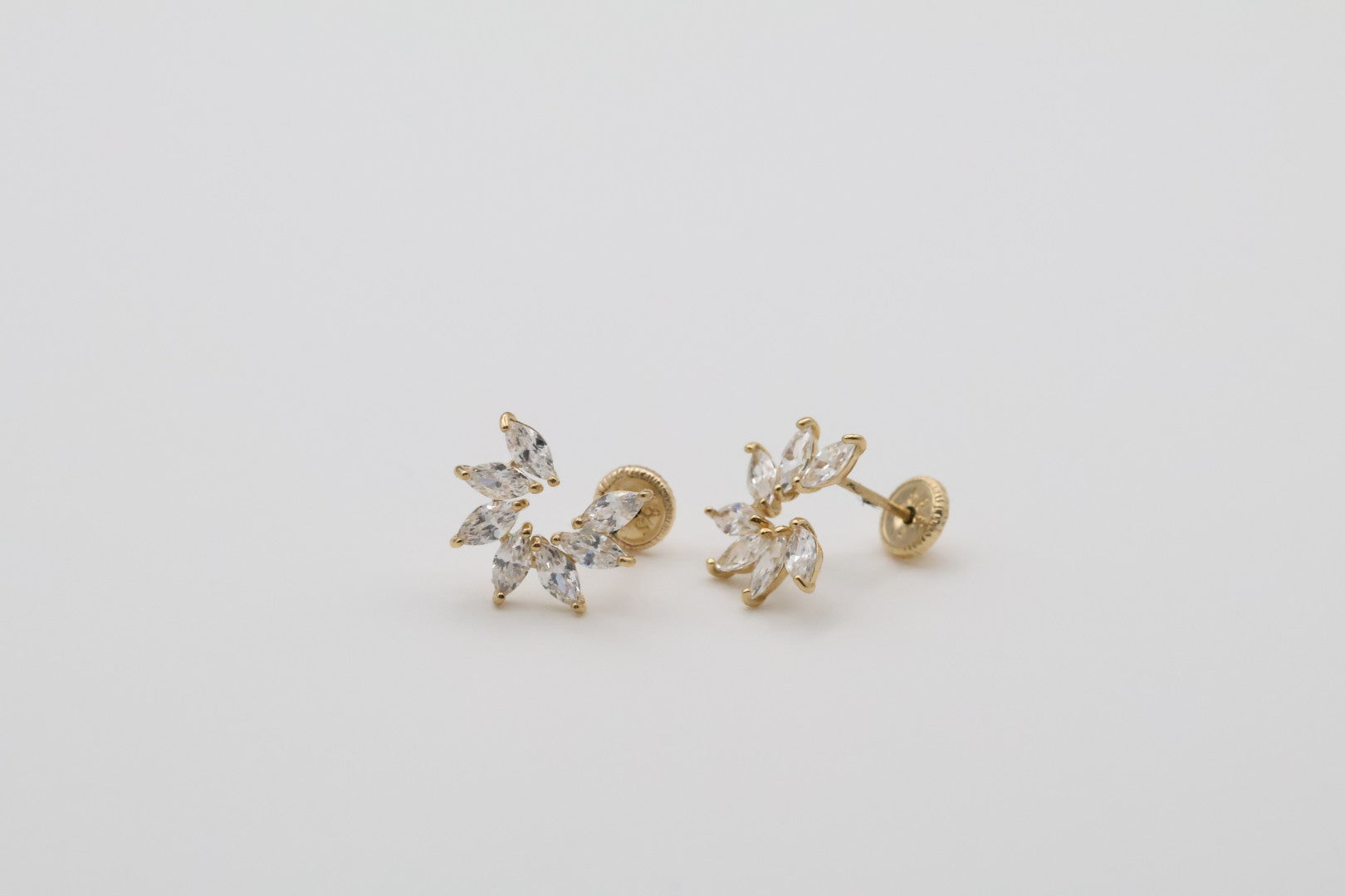 Aretes Flor 14kt zirconia Size 10mm
